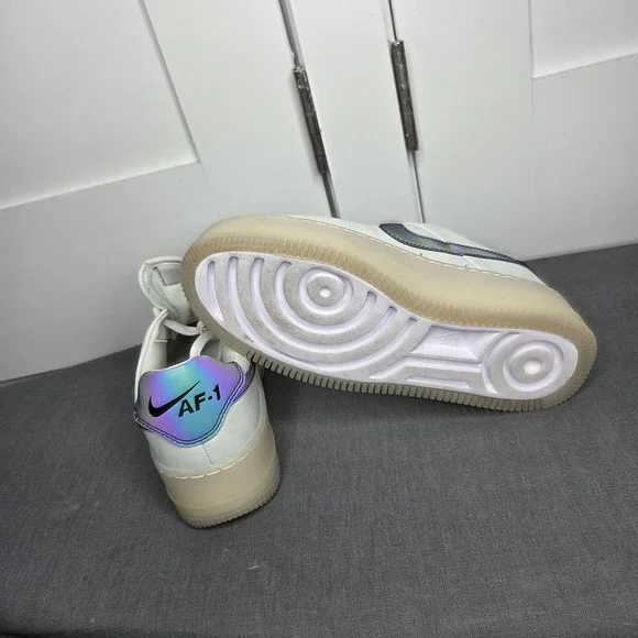 Nike Air Force 1 Women's White Iridescent Swoosh Sneakers Size 7 US - Picture 8 of 10